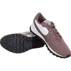 Nike bullet toe like sneakers